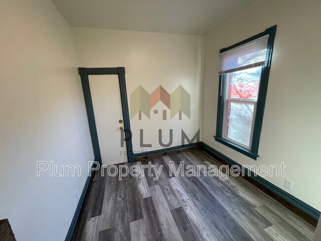 Building Photo - 1505 Sherwood St