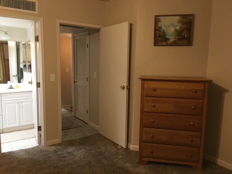 Master Bedroom View 2 - 6374 N Willowhaven Dr