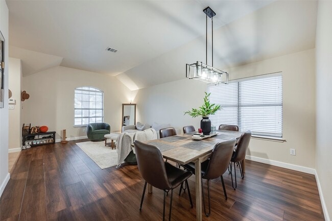 Building Photo - 8143 Guadalupe Rd