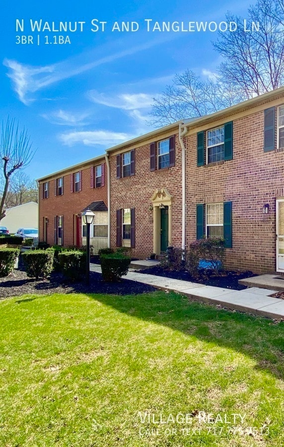 Building Photo - 492 N Walnut St