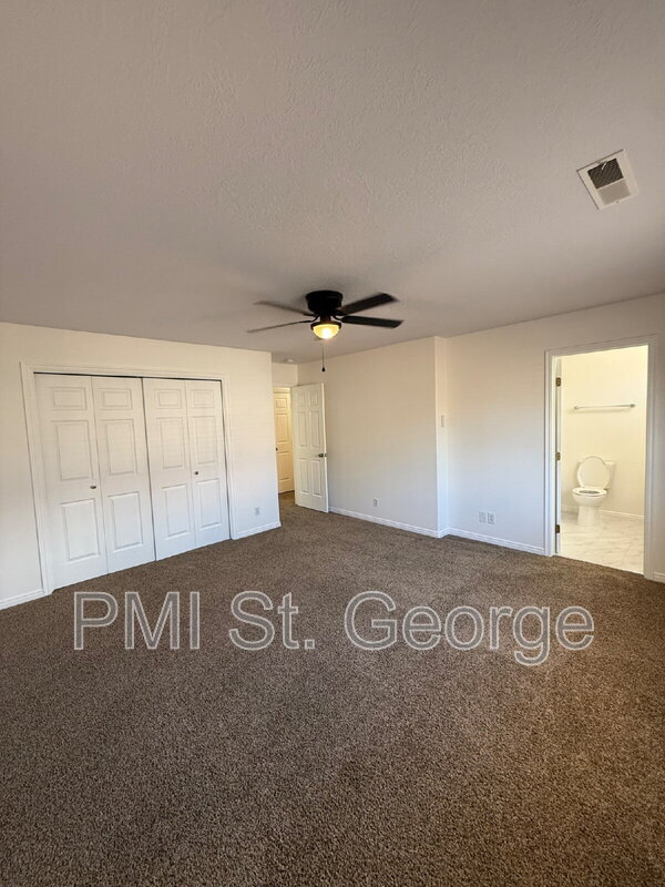 Building Photo - 1947 E 40 S Cir