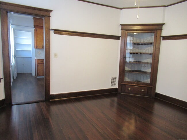 Building Photo - 53 Eaton St