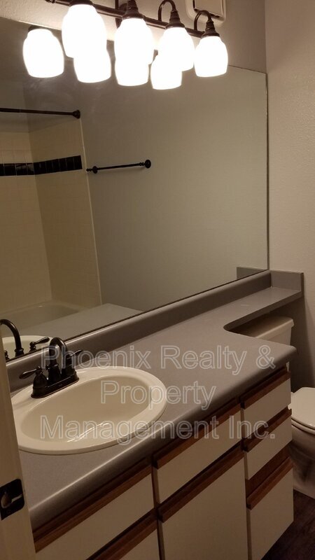 Building Photo - 33 S Boulder Cir