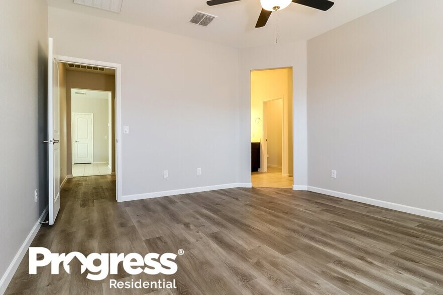 Building Photo - 6981 S Blue Hills Dr