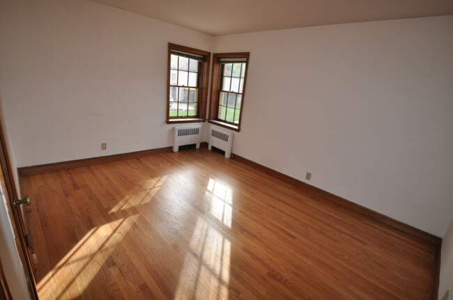 Building Photo - 941 Glenview Ave