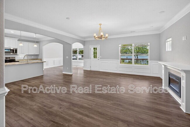 Building Photo - 615 Roland Dr