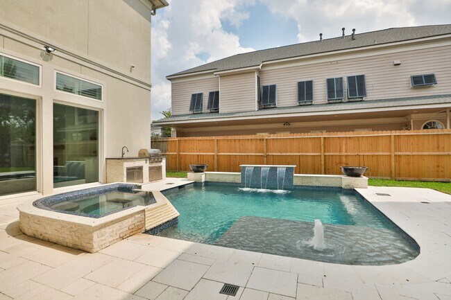 Building Photo - 4626 Braeburn Dr