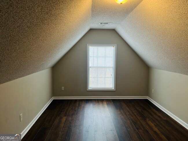 Building Photo - 50 Rock Mill Ct