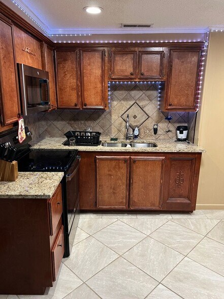 Building Photo - 112 Bon View Dr