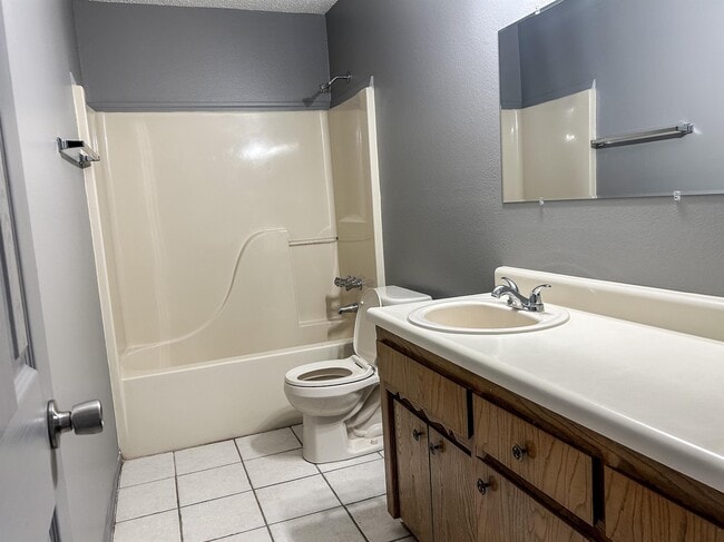 Building Photo - 112 Saskatchewan St