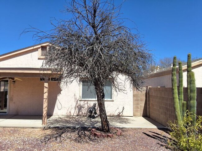 Building Photo - 7384 E Cross Ridge Pl