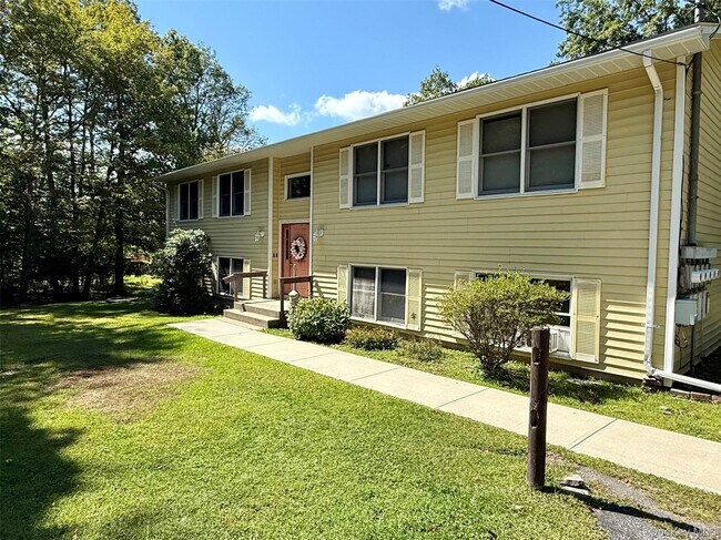 Primary Photo - 87 Oregon Trail