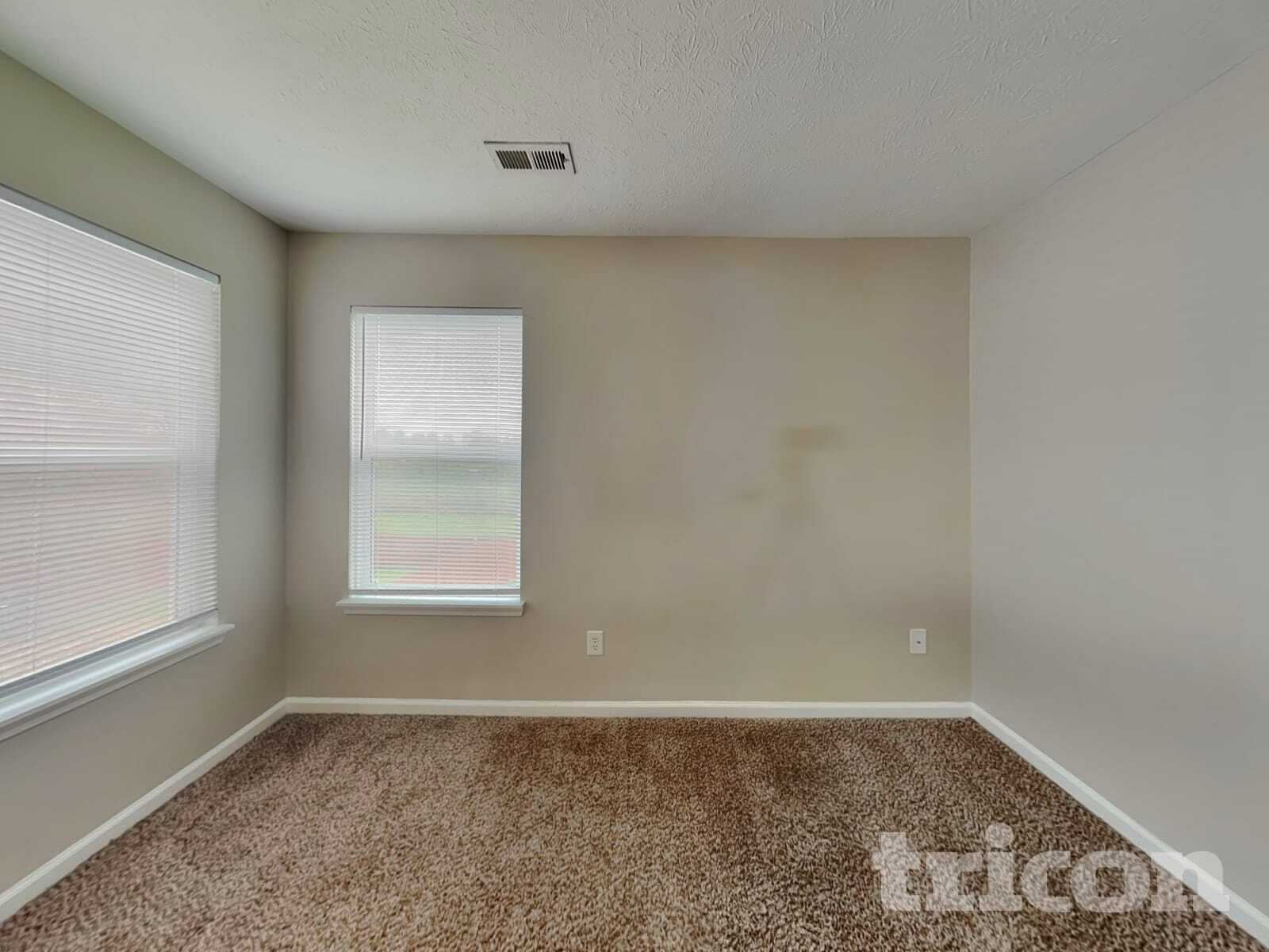 Building Photo - 1621 Bridgecreek Crossing