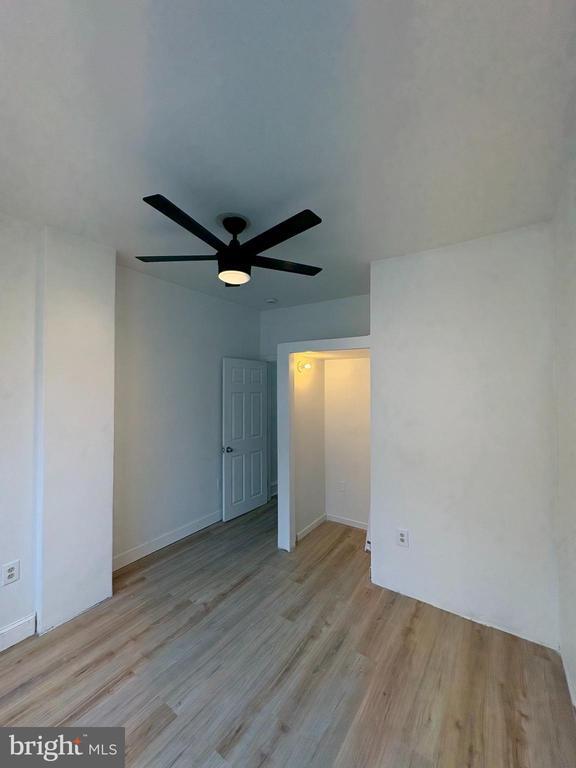 Building Photo - 2423 N Park Ave