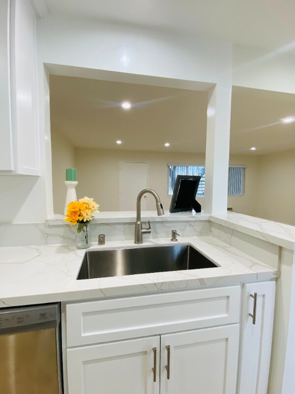 Building Photo - 8919 Longden Ave