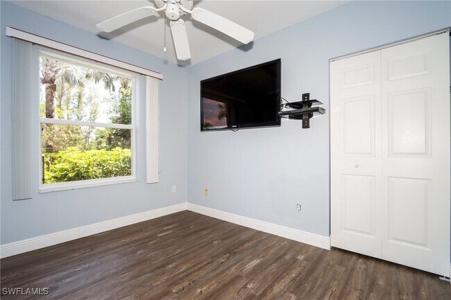 Building Photo - 14801 Park Lake Dr