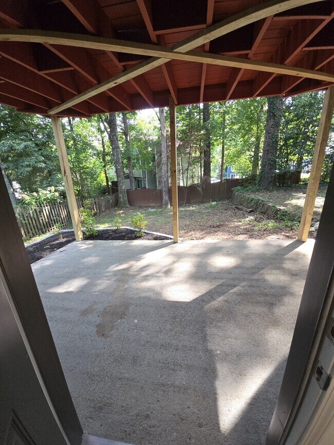 Building Photo - 5034 Laurel Bridge Dr SE