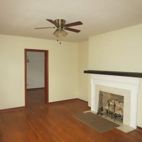 Building Photo - 3858 Hillcrest Ln