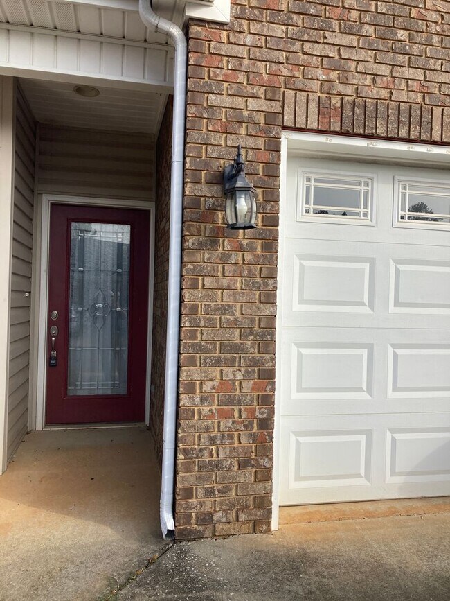 Building Photo - 33 Ashmaline Ln