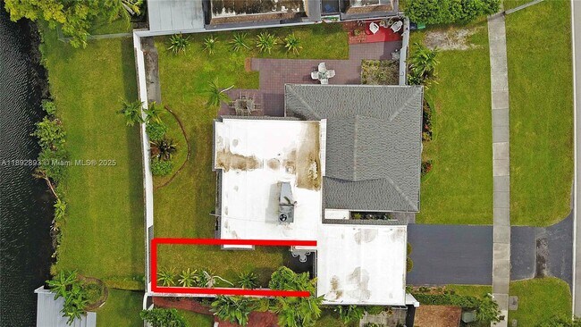 Building Photo - 10211 SW 80th St