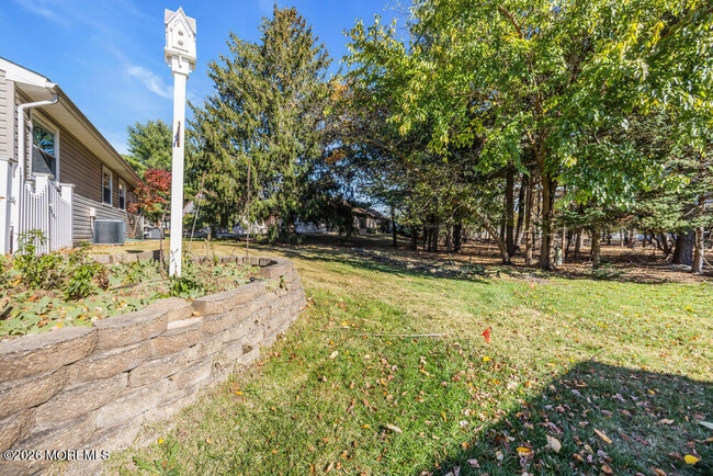 Building Photo - 5B Spring St