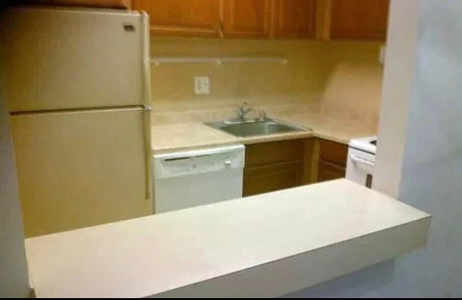 Building Photo - 3101 S Manchester St