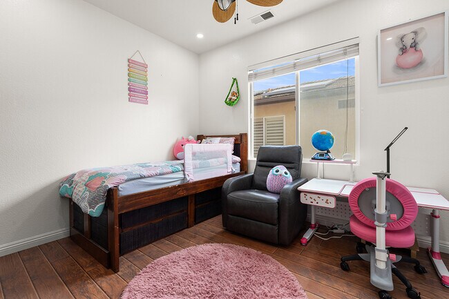 Building Photo - 7116 Torrey Mesa Ct