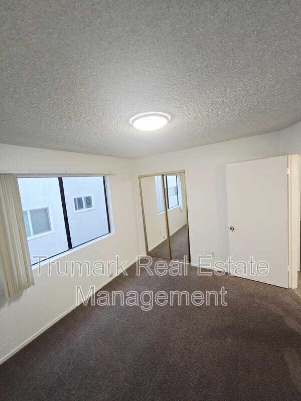 Building Photo - 553 E Orange Grove Ave