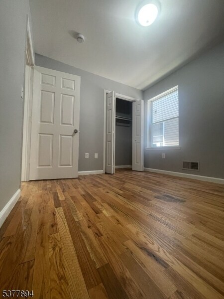 Building Photo - 271 Ellis Ave