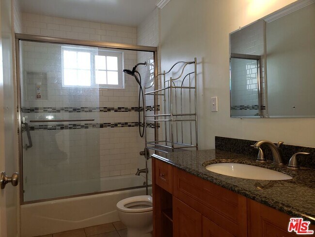 Building Photo - 1729 S Carmelina Ave