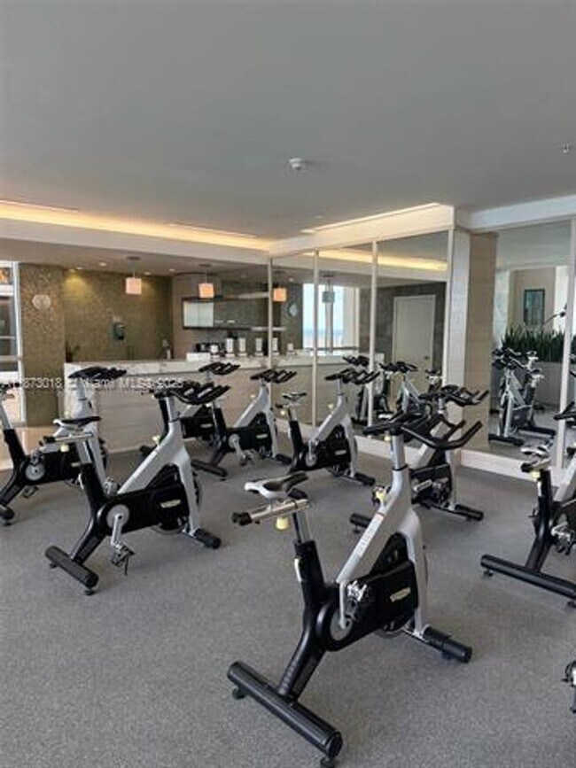 Building Photo - 18201 Collins Ave