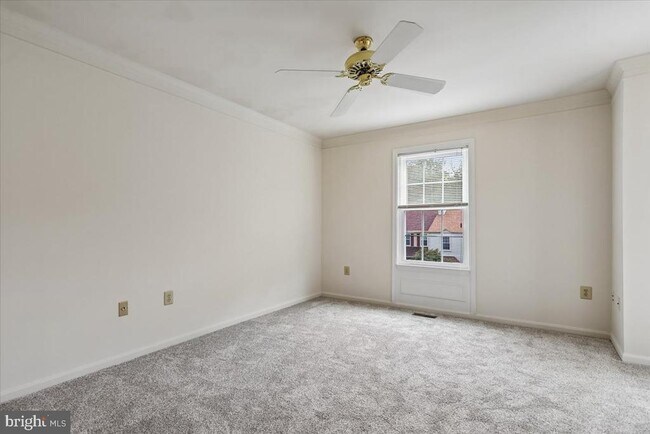 Building Photo - 5834 Waterdale Ct
