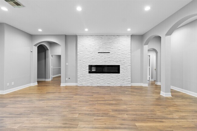 Building Photo - 17526 Golden Glade Ln