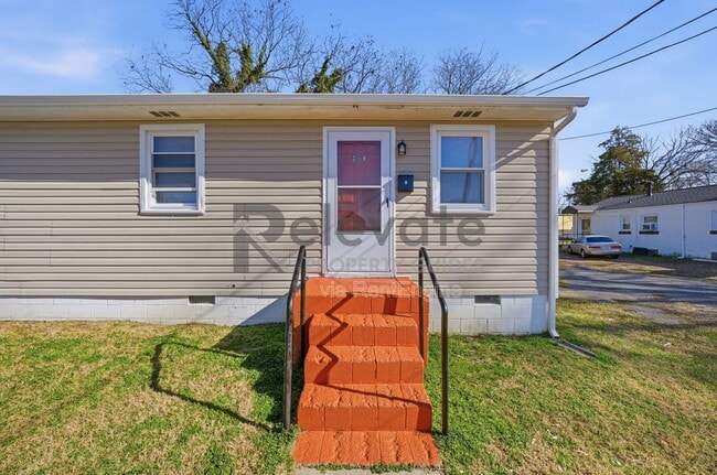 Building Photo - 319 Britton St