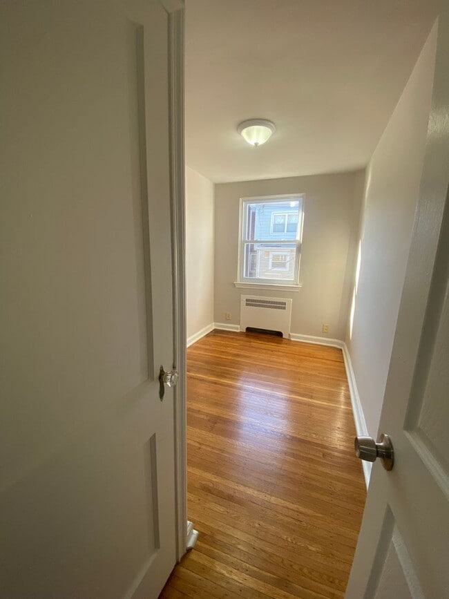 Building Photo - Desirable, Quaint 3/1 bath Beautiful Home in Upper Darby!