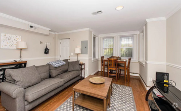 Building Photo - Chic One Bedroom Abode in Shaw! Parking In...