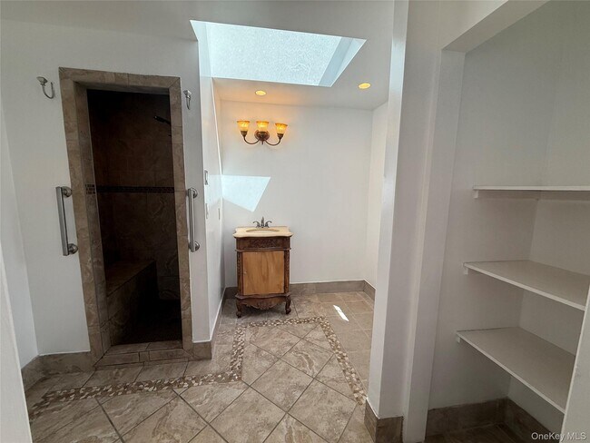Building Photo - 14 Arbutus Trail