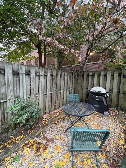 Upper Private Patio - 1674 Kalorama Rd NW