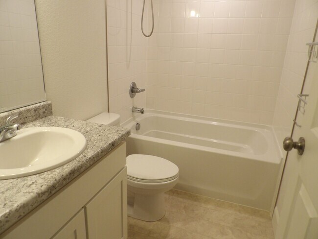 Building Photo - 6520 Golden Briar Ln