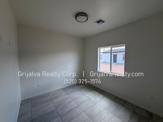 Building Photo - BRAND NEW BUILD! 3 BD, 2 BA and 2 BD, 1 BA Duplex Units  (Irvington/6th Ave)