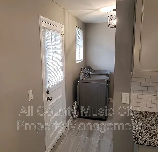 Building Photo - "Charming 3-Bedroom Retreat in Nashville – Cozy Living with 1,061 Sq Ft of Comfort!"