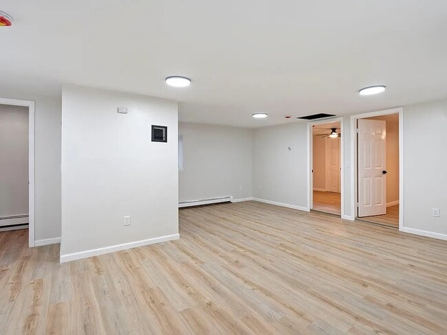 Building Photo - 38 Meadowlark Ln