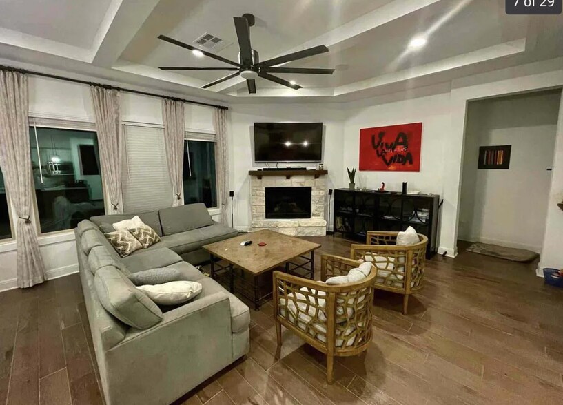 Living Room with gas fireplace (remote controlled) - 24719 Resort Pky