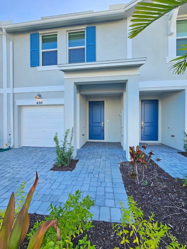 Building Photo - 496 Salisbury Cir