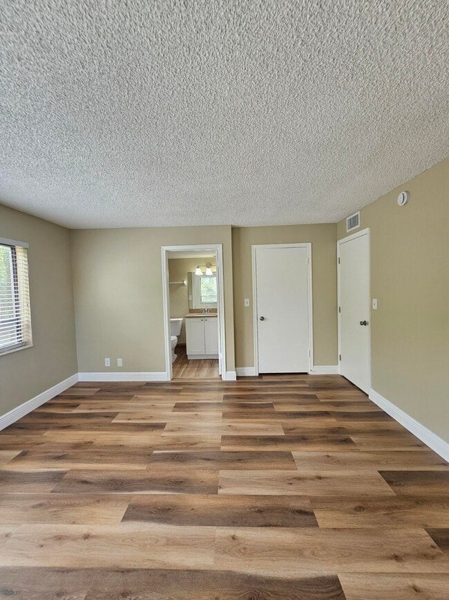 Building Photo - 2050 N Congress Ave