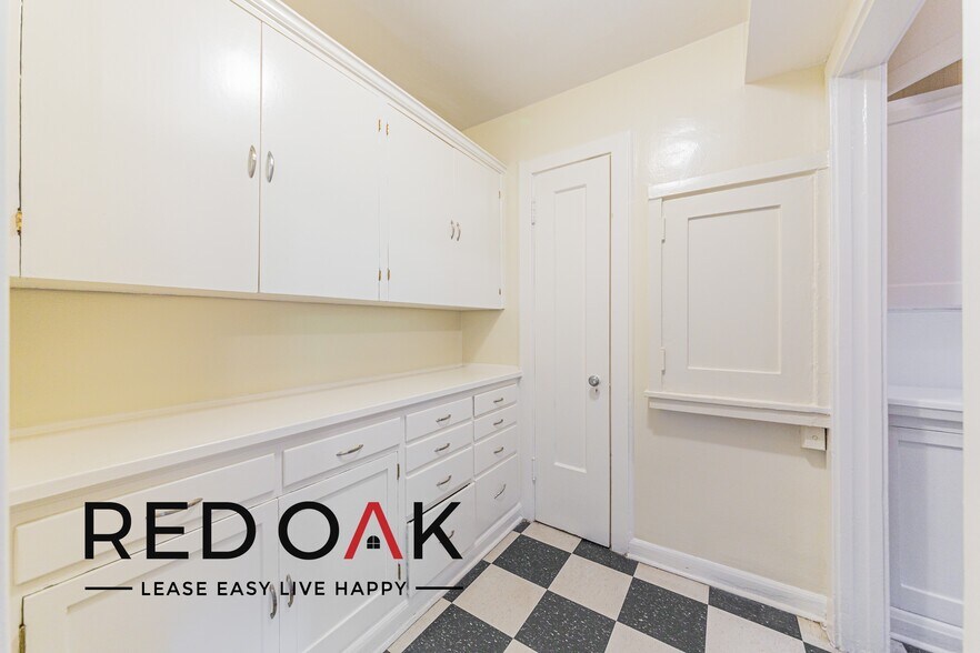 Building Photo - 3278 Wilshire Blvd