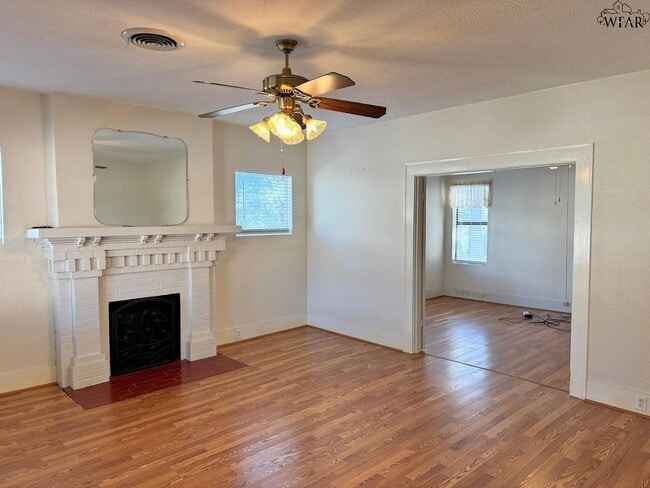 Building Photo - 1823 11th St