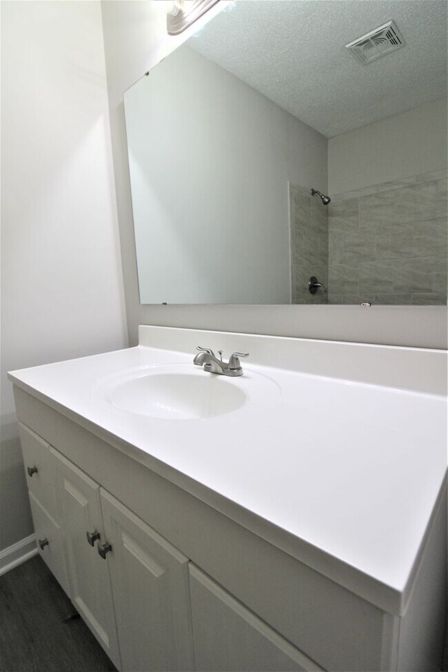 Building Photo - Remodeled Ranch Home in Steele Creek!