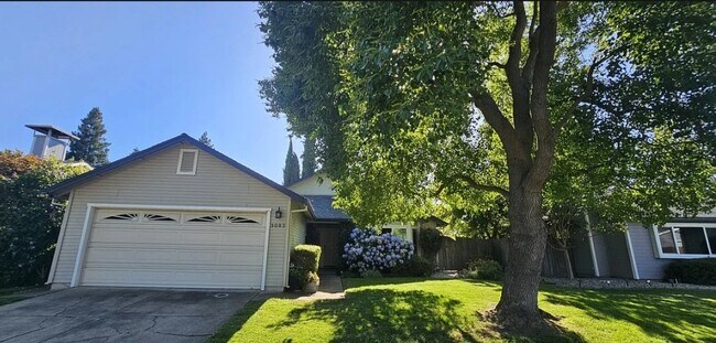 Building Photo - 3083 Funston Dr