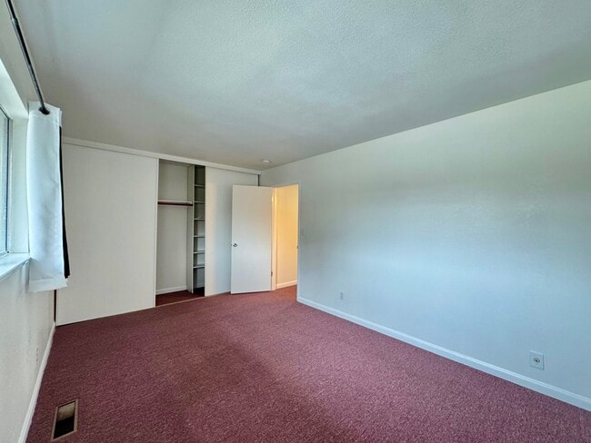 Building Photo - 1975 Olmo Way